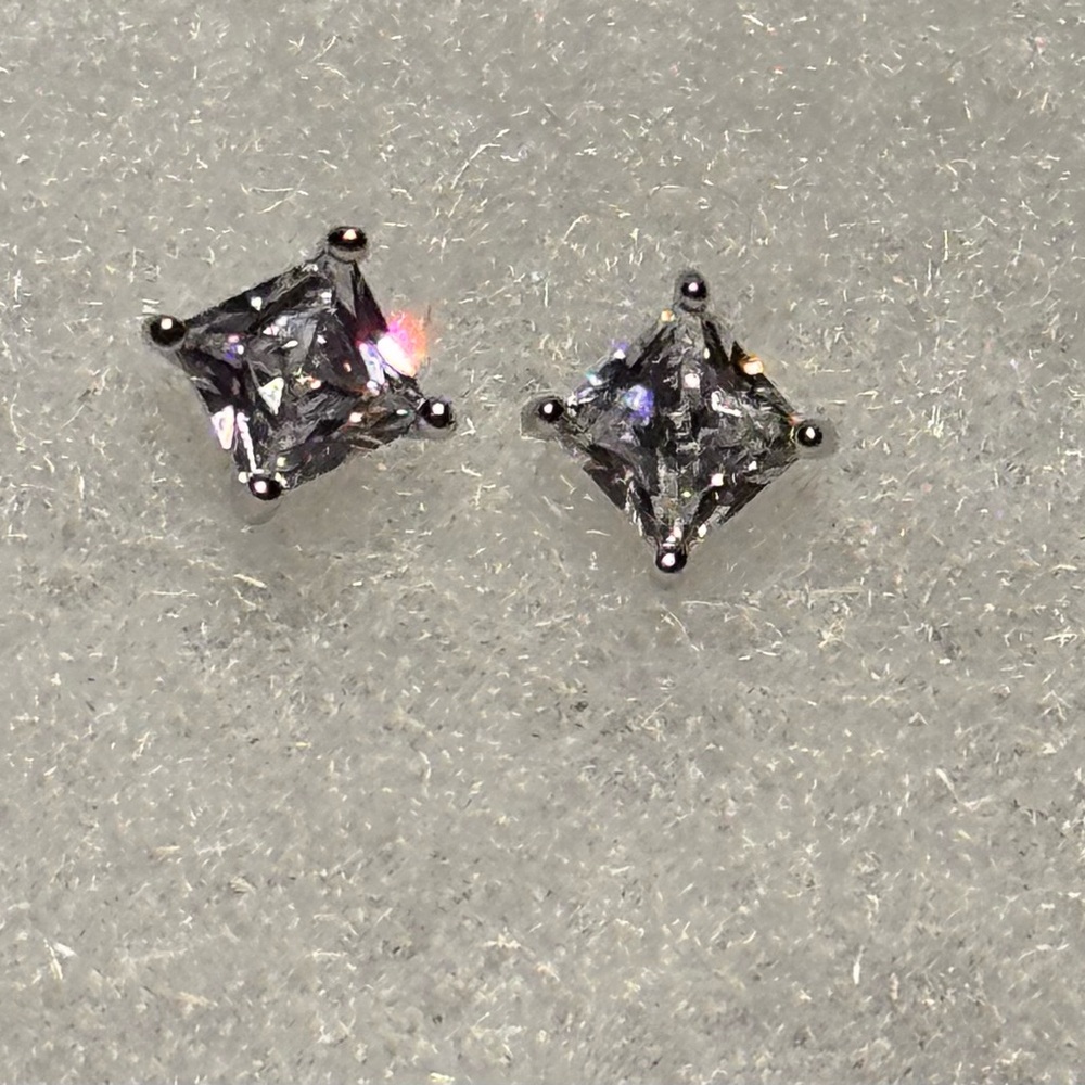 Elegant Sterling Silver Domonique Diamond Stud Earrings